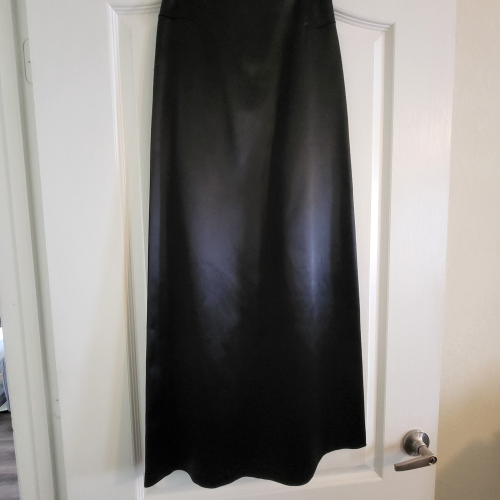Elegant Black Women's Skirt